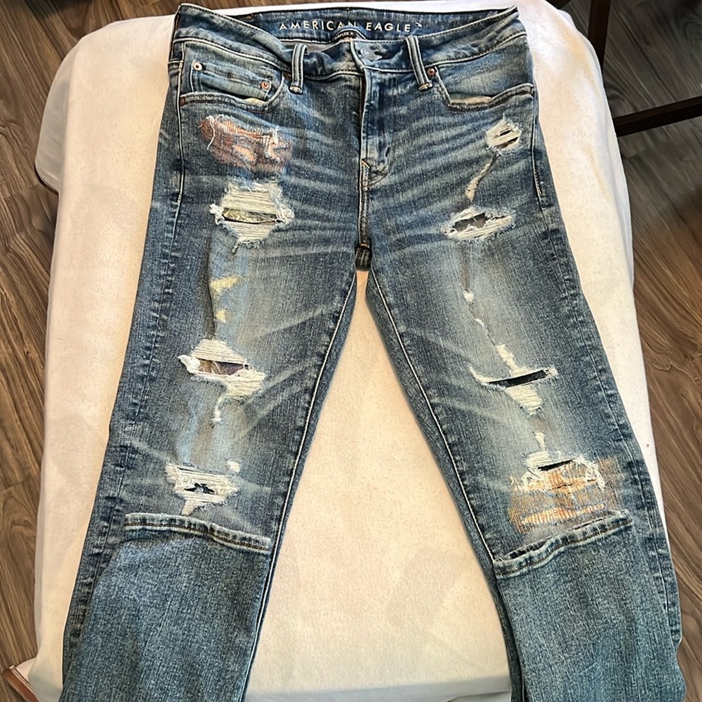 Men’s distressed American Eagle Jeans. 30x30.